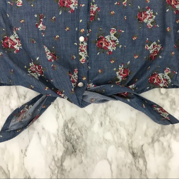 Crochet and Tie Front Festival Tops Small and XS - Picture 4 of 8